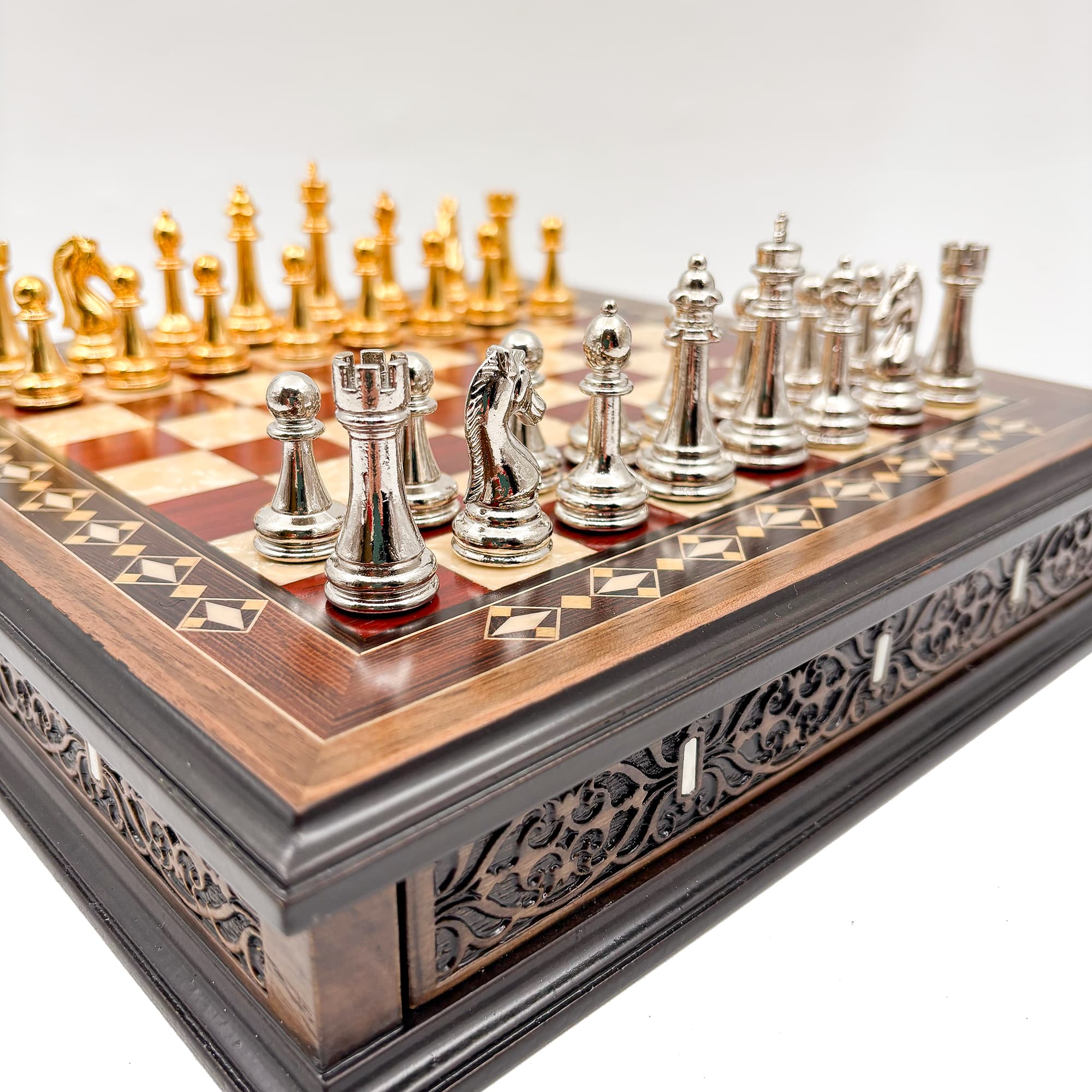 Specially Designed Handcrafted Round Chessboard and Metal Chess Pieces MCYV28 - Altın-Gümüş - Kırmızı Tahta - Görsel 2