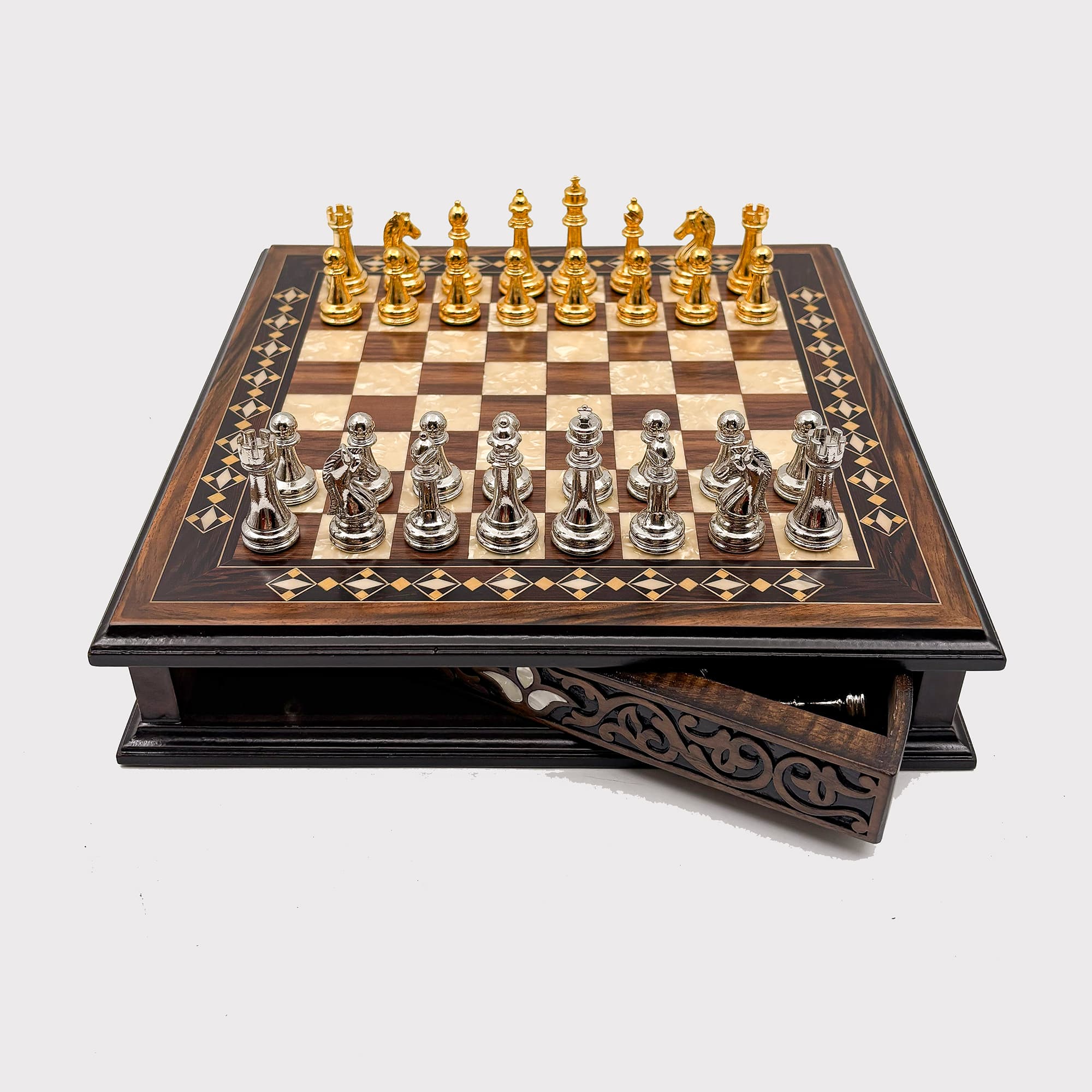 Specially Designed Handcrafted Round Chessboard and Metal Chess Pieces MCYV36 - Altın-Gümüş - Kahve Tahta